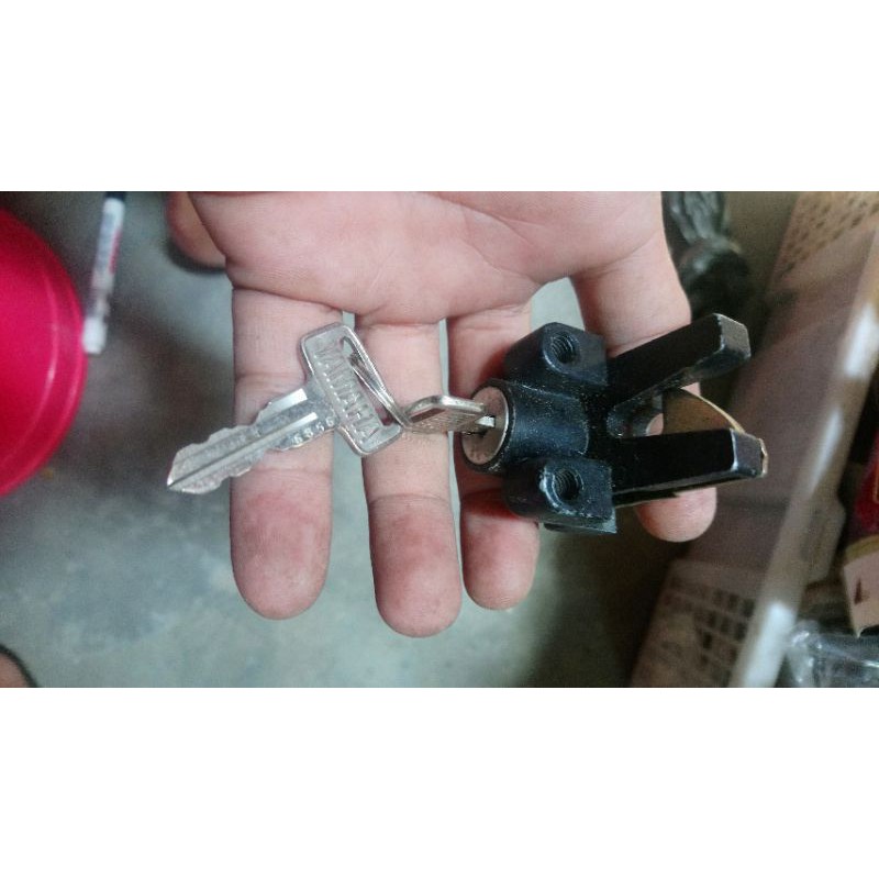 kunci v80 yamaha v80 kunci jok v80 kunci jok yamaha v80 orisinil baru