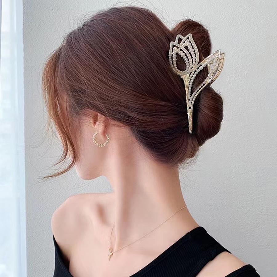 Jepit Rambut Ponytail Bahan Metal Alloy Bentuk Bunga Aksen Kristal Mutiara Gaya Korea Untuk Wanita