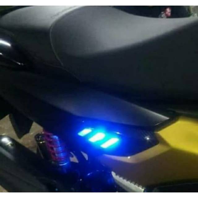 Cover Body Samping Nmax Old Model Carbon Sirip Hiu Bolong Ada Lampu Led Senja Shopee Indonesia
