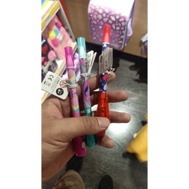 

Smiggle Spy Pen (dapat 3)