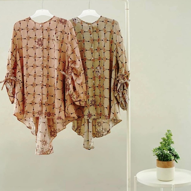 Ria miranda kuranji top