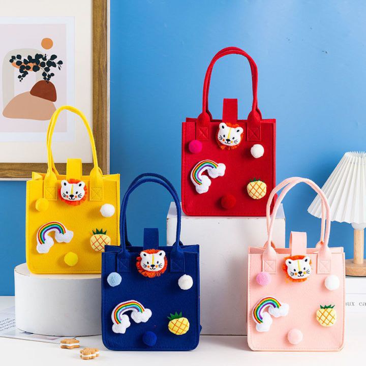 

tas souvenir dari bahan felt