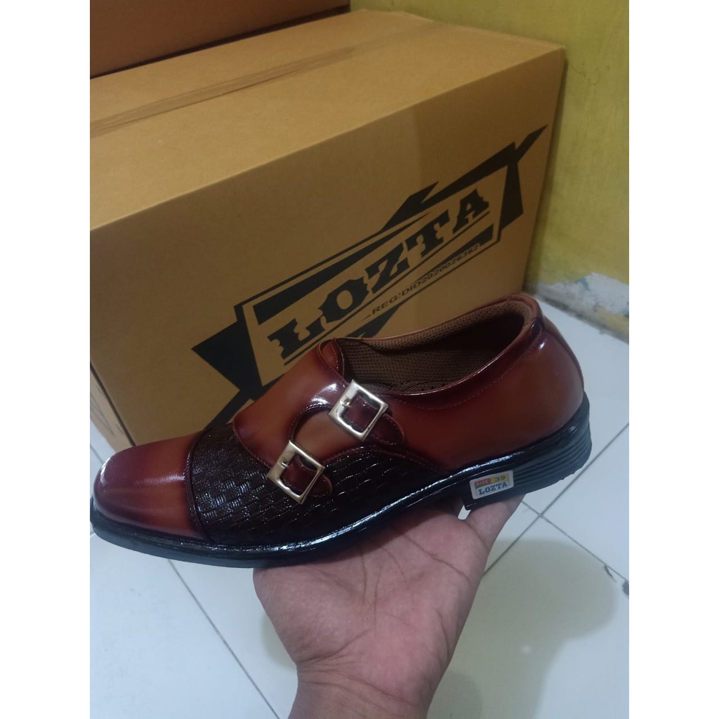 Sepatu pantofel pria kulit sintetis hitam Tan mengkilap bening sepatu pesta nikah kawinan formal