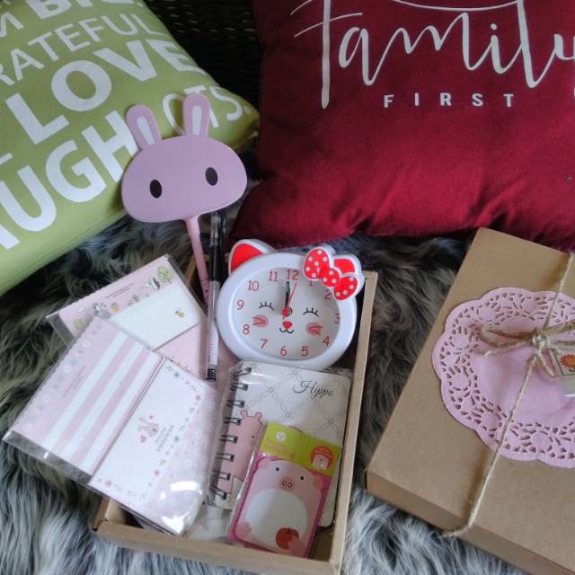 

Hampers Pink Letter Set untuk cewek, kado ulang tahun, hadiah