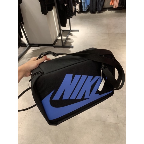 JUAL RUGI NIKE SHOES BAG ORIGINAL STORE 10000%