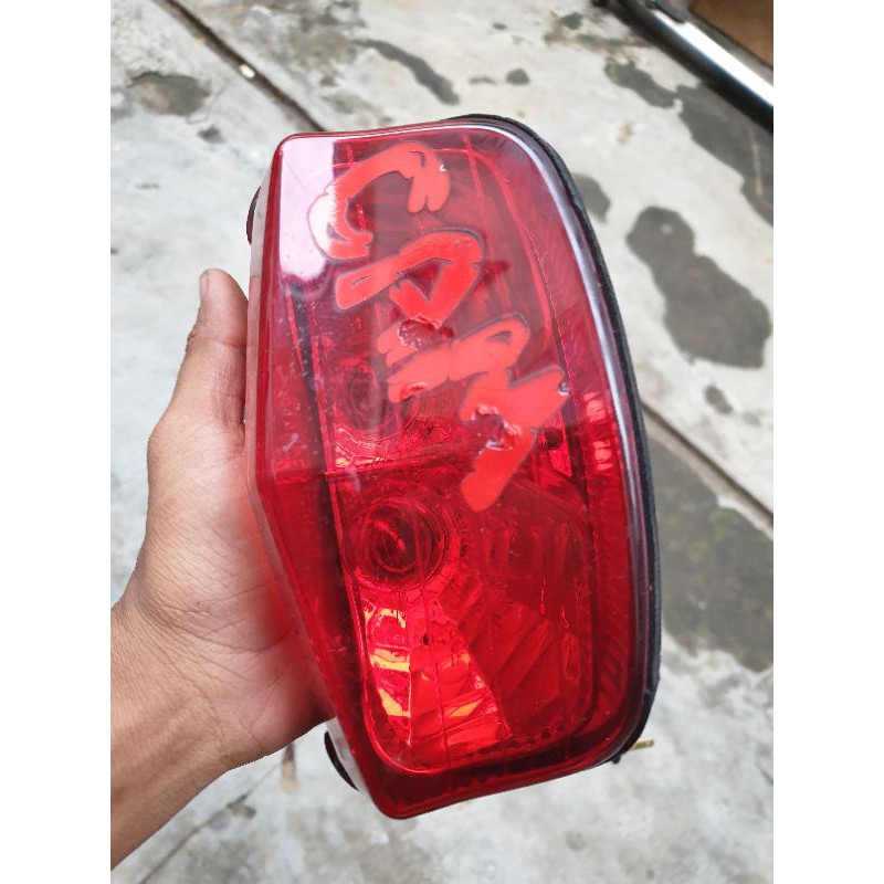 Lampu Belakang Tiger Lama Original Copotan