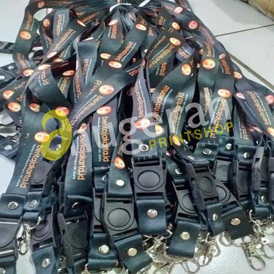 

Lanyard Tali Id Card Satuan Bahan Nylon 2 cm Include Sablon + Stopper