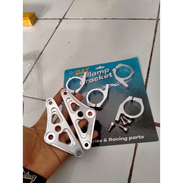 Kupingan lampu cnc as 33 pnp ninja Vixion pangkon lampu cnc as 33 import