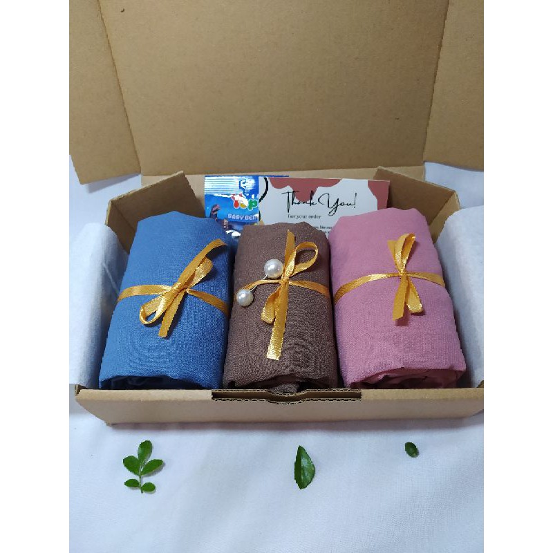 

Hampers Hijab / Gift box Ulang Tahun Wedding Graduation Murah
