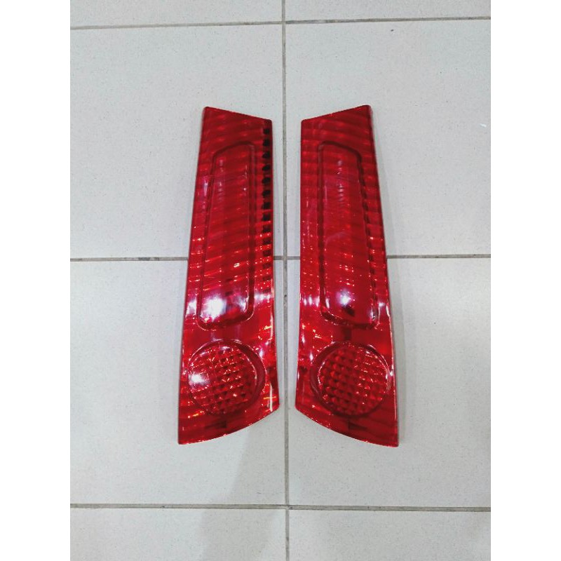 Reflektor belakang atas mobil Avanza Xenia 2004-2011 lama vvti