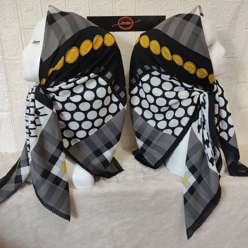 HIJAB SEGI EMPAT VOAL MOTIF POLKADOT HITAM ABU KERUDUNG JILBAB MURAH