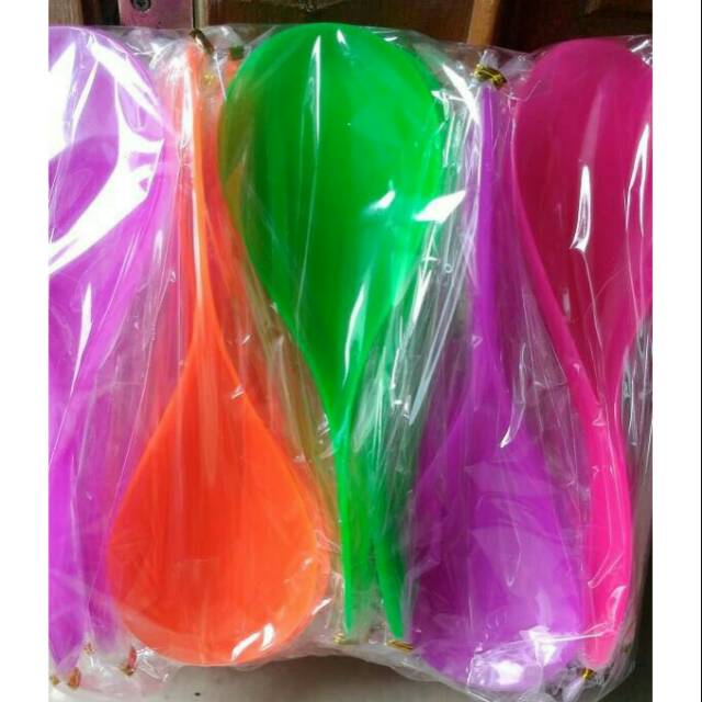 Souvenir pernikahan centong nasi pelangi gratis kartu ucapan