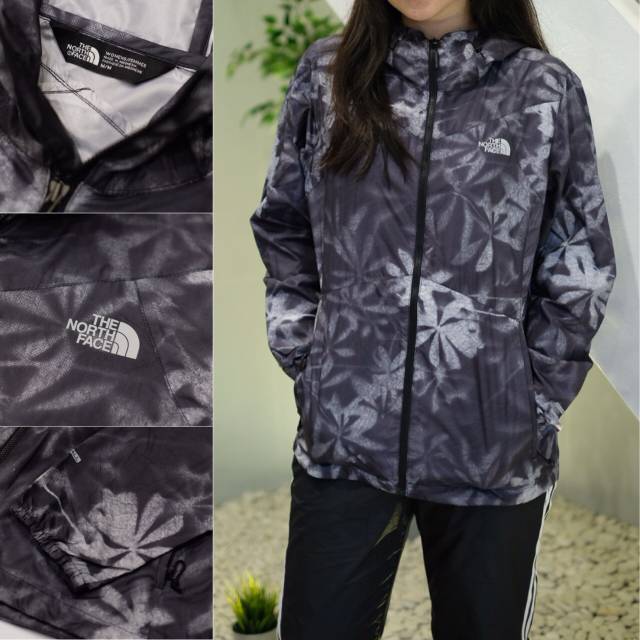 north face lightweight hooded jacket