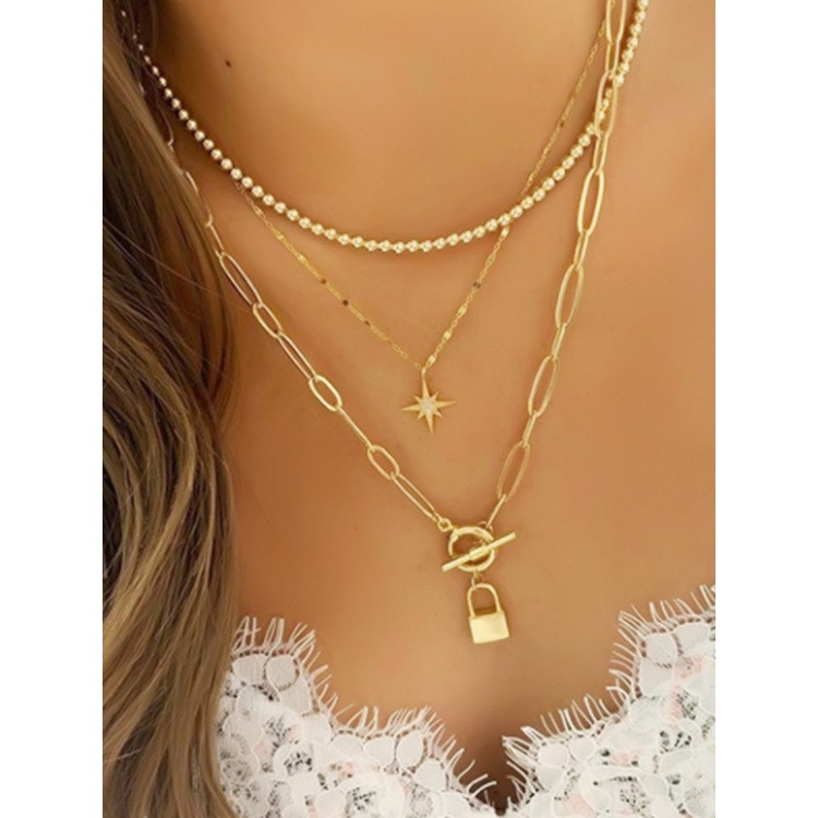 Kalung Multilayer Dengan Liontin Lock Portrait Untuk Wanita