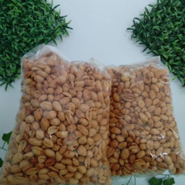 1kg Kacang bawang goreng original // kacang tanah// kacang kupas// suuk