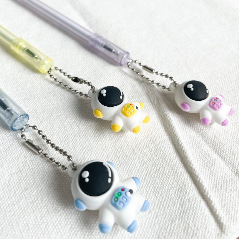 

PULPEN GANTUNGAN ASTRONOUT