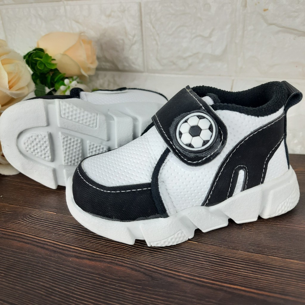 [TAMAN SEPATUKU] SEPATU TRENDY MURAH SNEAKER BOLA ANAK LAKI-LAKI USIA 1-3 TAHUN CAX15