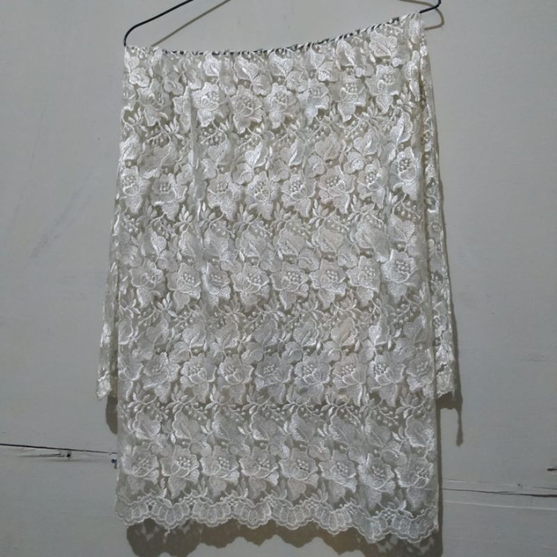 Taplak Meja Serbaguna / Taplak Meja Tamu Renda Putih / Taplak Kulkas / Taplak Renda Cantik