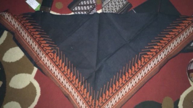 Udeng segitiga / sleyer batik segitiga / iket kepala / slayer
