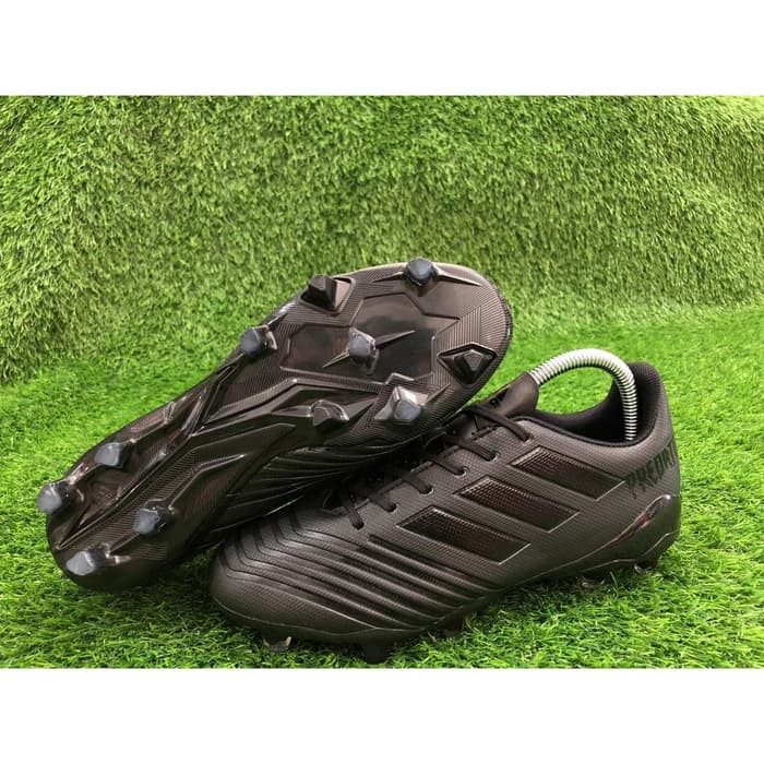 Soccer Adidas Predator 18.4 FG - Blackout