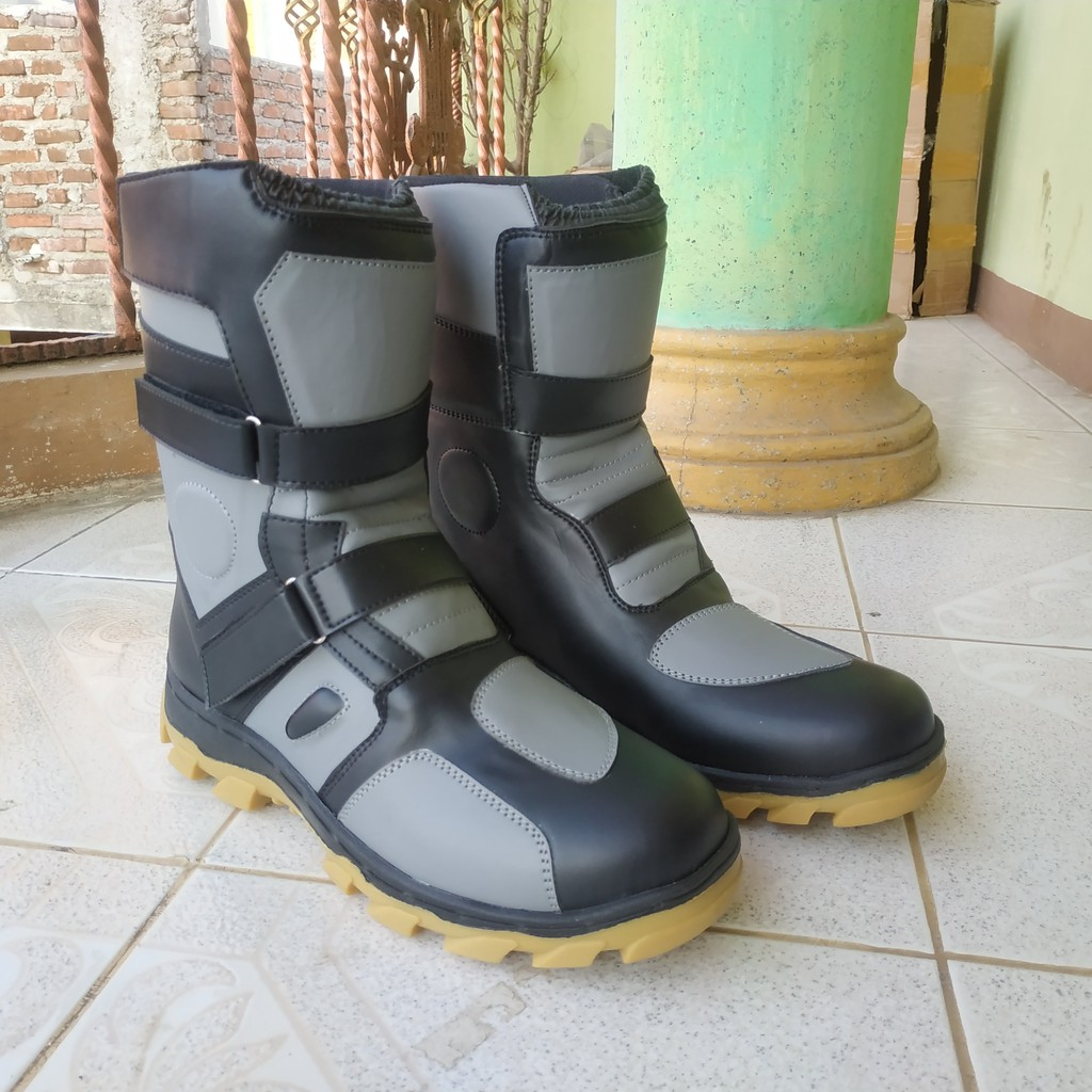 Sepatu cross trail clasik bots vintage kualitas premium terlaris