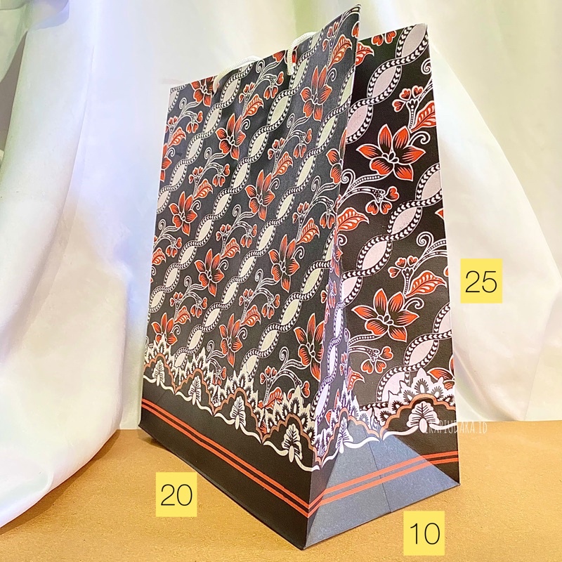 

PAPER BAG TAS MOTIF HITAM 20x25