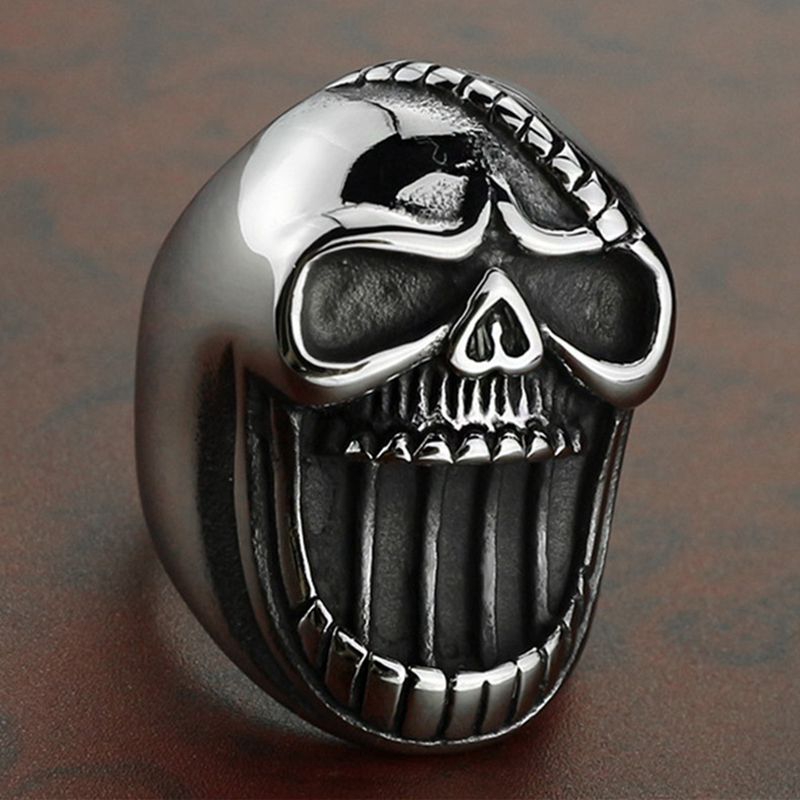 Cincin Bentuk Tengkorak Bahan Stainless Steel Gaya Punk Hip-Hop Untuk Pria