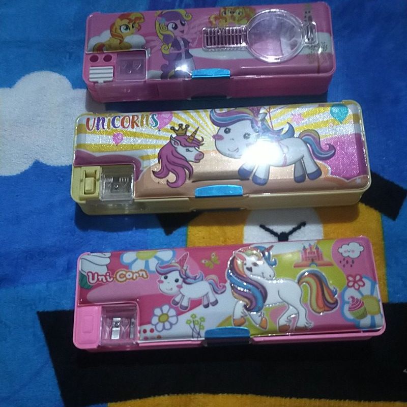 

Tempat Pensil unicorn