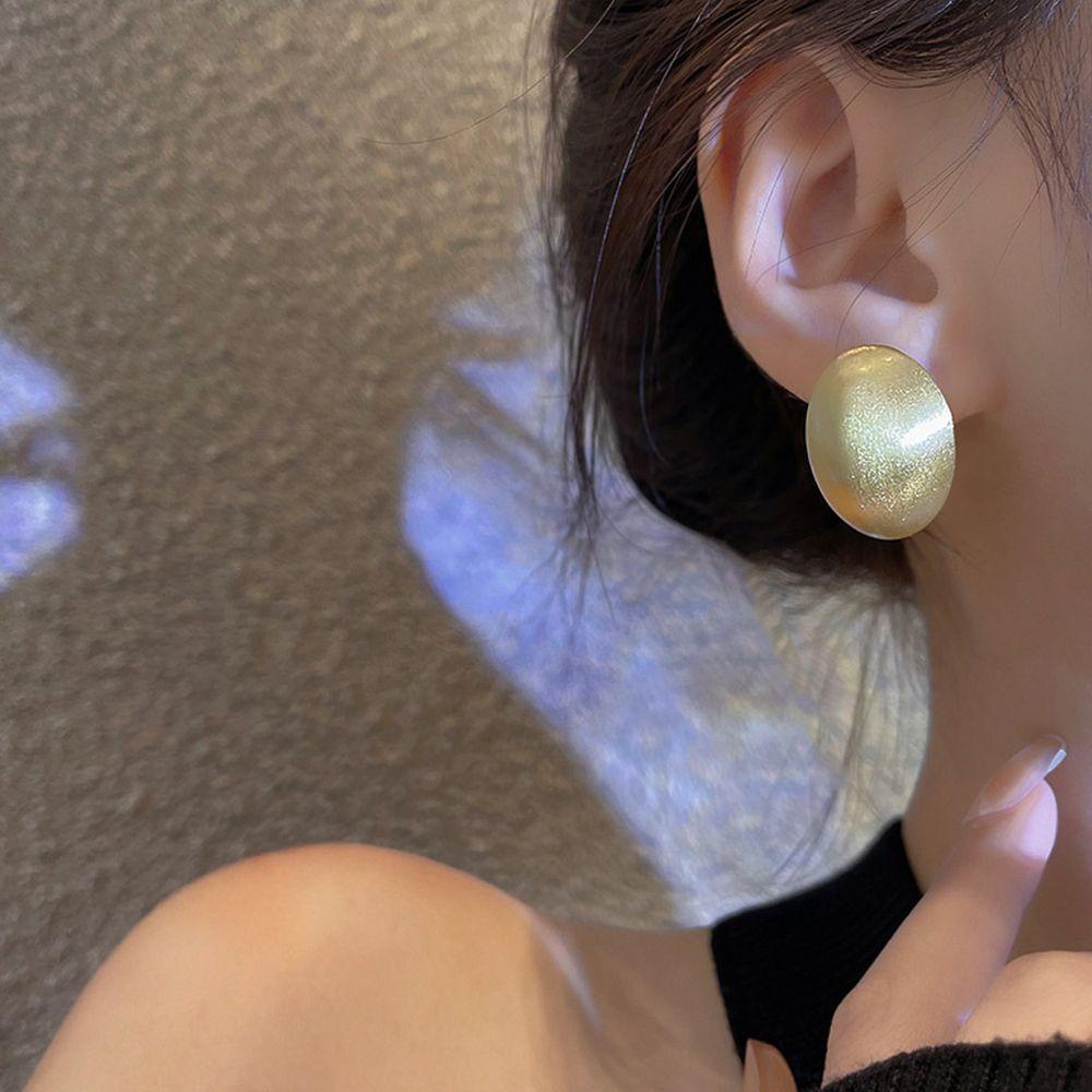 Mxbeauty Anting Wanita Manis Geometris Pesta Desain Fashion Matte Lady Oval Stud Earrings