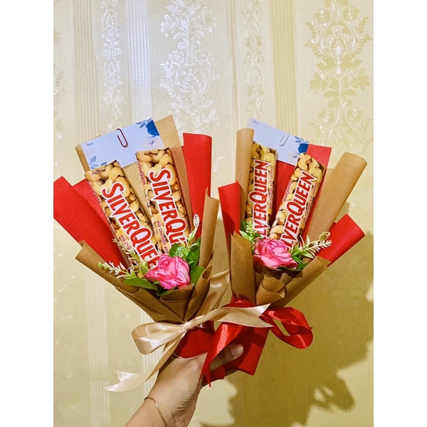 

buket coklat silverqueen besar bouquet wisuda ultah anniversary