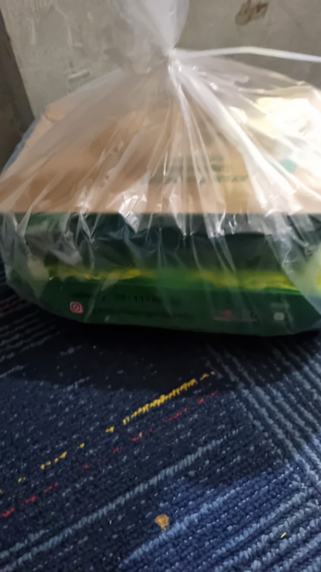 Plastik Klip Pond Oval Plong (tebal) 30x38+7/ 30x45 Isi 100 Lembar. Bening,susu,hitam