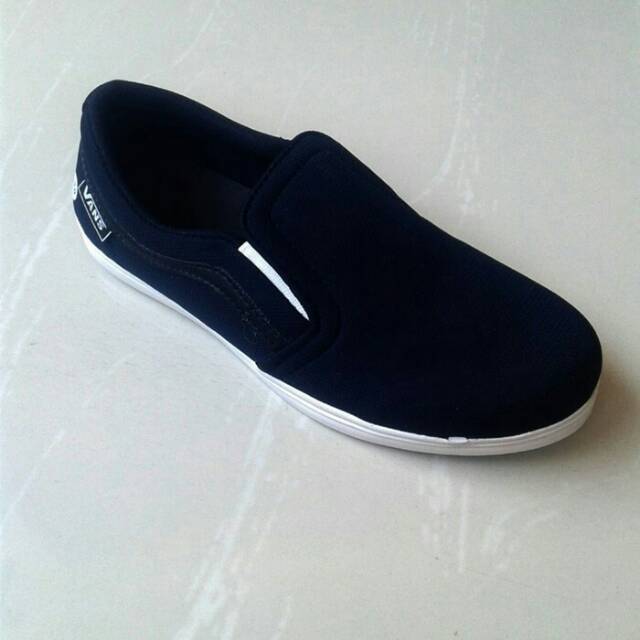Sepatu sport pria wanita slip on vans hitam