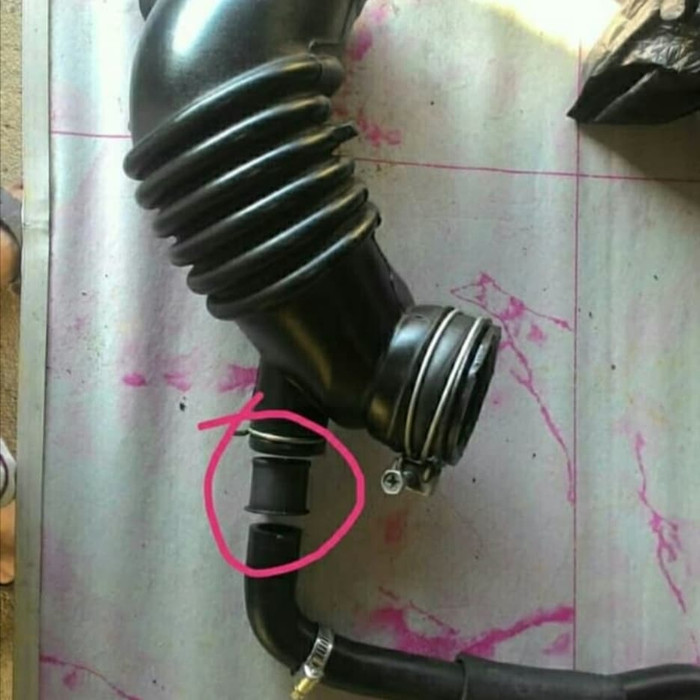 pipa penyambung selang filter udara innova fortuner hilux diesel (Kode 008))