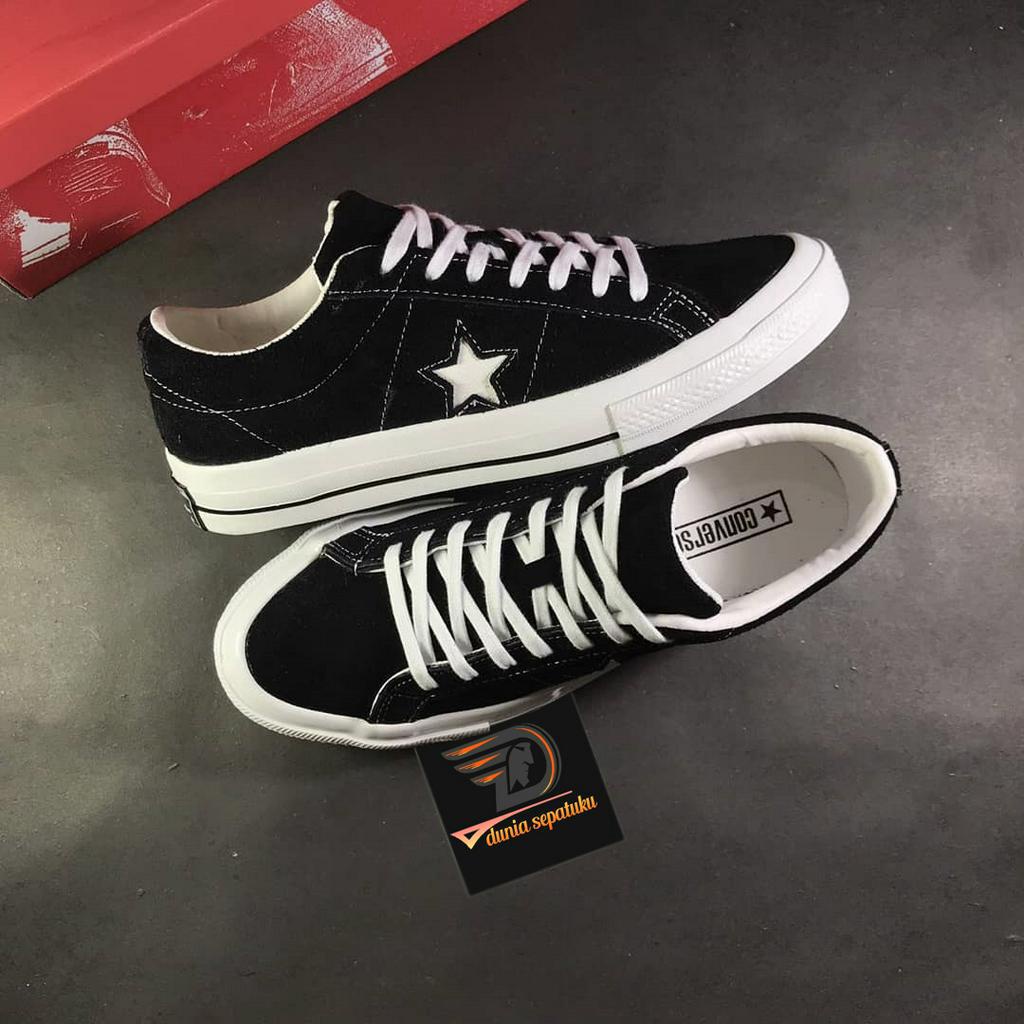 Converse_One Star Suede Sepatu Sneakers Pria - Hitam Putih