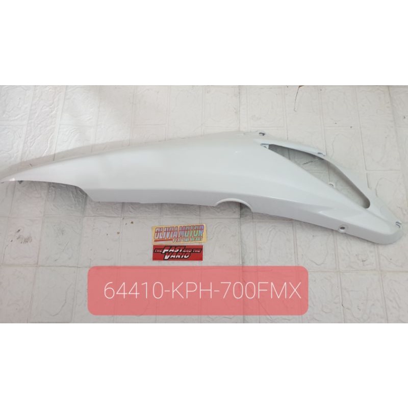 COVER R BODY F WHITE COVER BODY KANAN PUTIH SUPRA 125 64410-KPH-700FMX