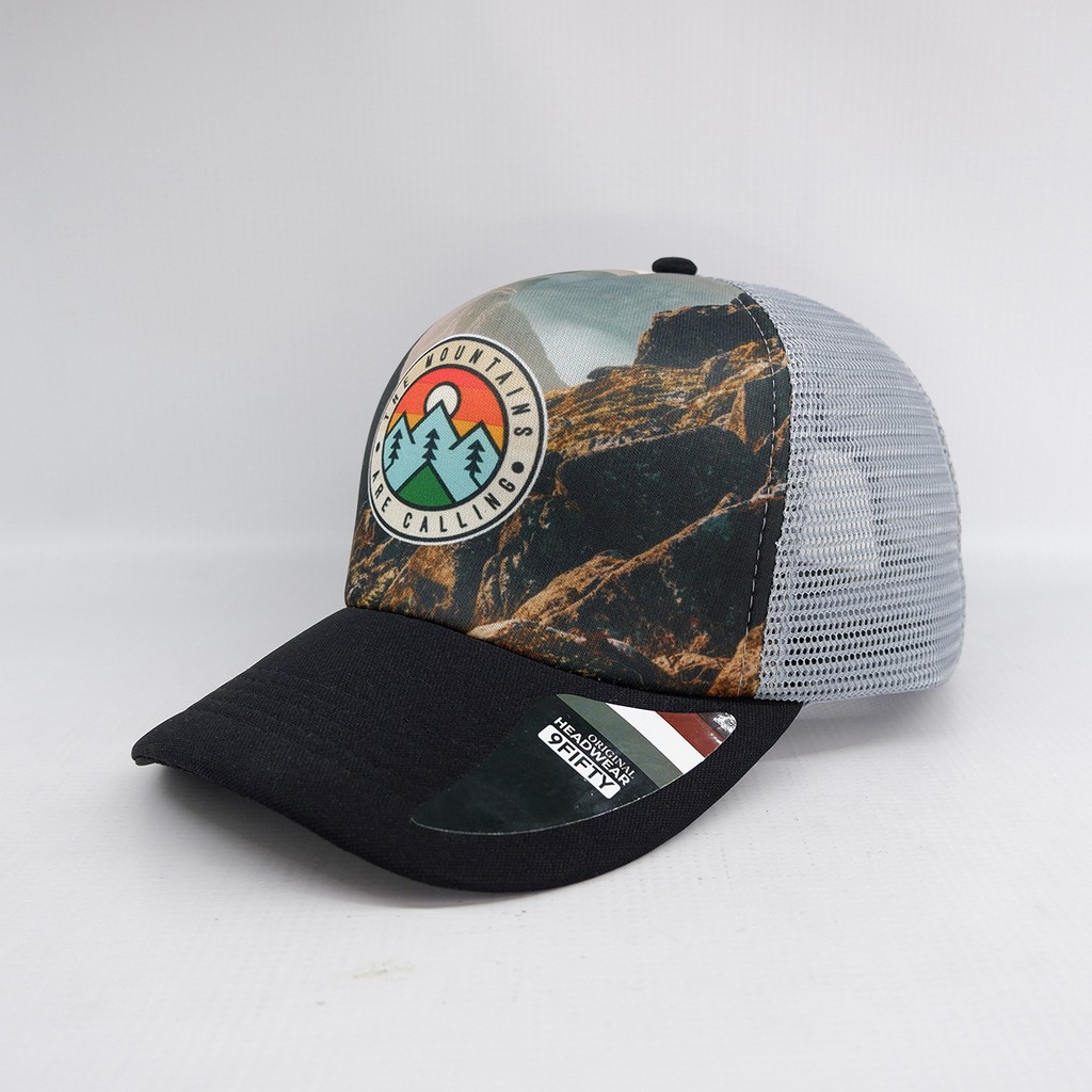 Topi Trucker jaring pecinta alam TRAVEL - THE MOUNTAINS ARE CALLING