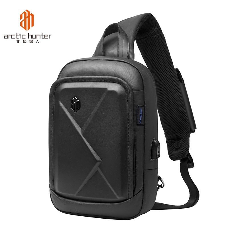 Tas Selempang Pria ARCTIC HUNTER slot USB - BLACK