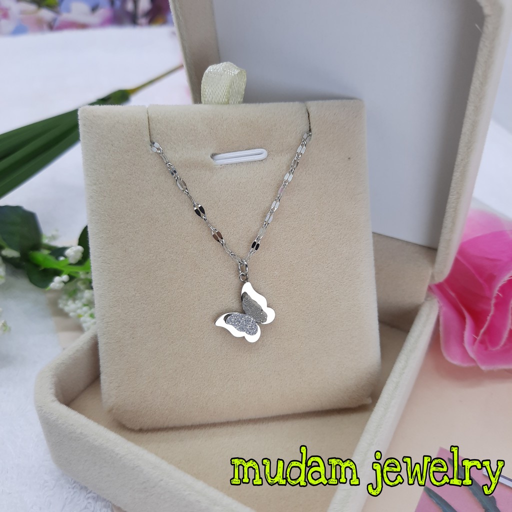 Kalung Titanium Model Liontin Satu Kupu - Kupu Tersedia Warna Rose Gold, Gold dan Silver