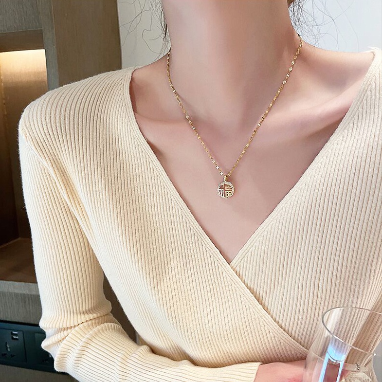 Kalung Titanium Wanita Lucky Karakter China 'Fu' Anti Karat Emas 18k Berlian Perhiasan Titanium Asli