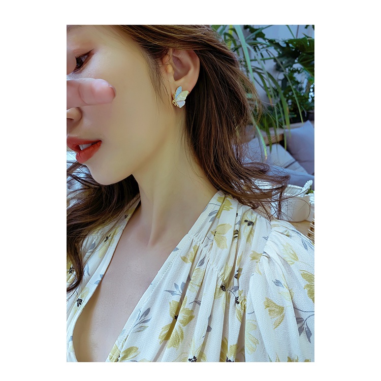 Anting Tusuk Silver S925 Desain Kupu-Kupu Kecil Gaya Korea Untuk Wanita