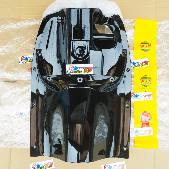 OTOMOTIF AKSESORIS MOTOR BODY INNER LEGSHIELD DEK KUNCI KONTAK SCOOPY FI ESP HITAM 2013-2016