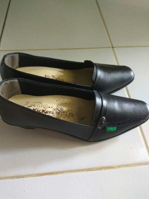 Sepatu Pantofel Wanita / Sepatu Kerja Kickers Kulit Asli