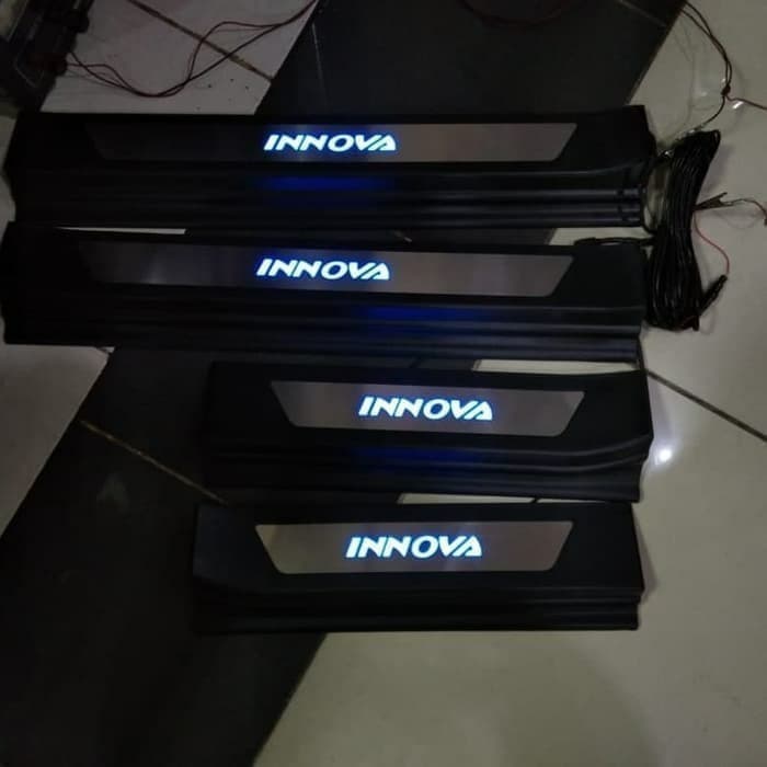 sill plate silplate samping pintu toyota innova inova reborn 2016 sampai 2023 lampu led biru ribon 2022 2021 2020 2019 2018 2017