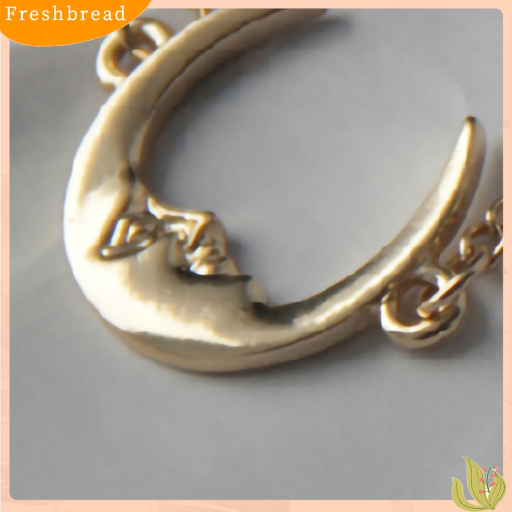 (Fresh) Gelang Tangan Rantai Alloy Aksen Bulan + Bintang Warna Gold Untuk Pasangan / Pria / Wanita / Pesta