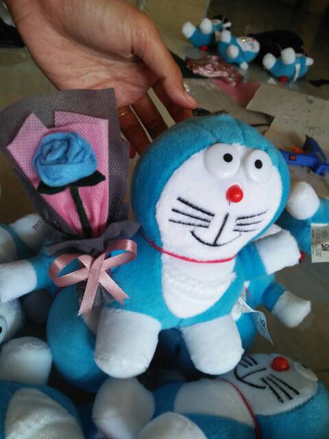 Terkeren 13 Gambar Doraemon  Pegang Bunga  Richa Gambar