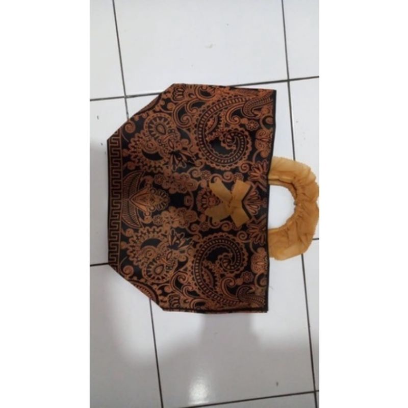 TERLARIS TAS HAJATAN SYAHRINI TAS HAJATAN BATIK MURAH UKURAN  22x22 CM TAS HAJATAN MURAH TAS HAJATAN MEWAH TAS BERKAT TEBAL TAS HAJATAN SPUNBOND