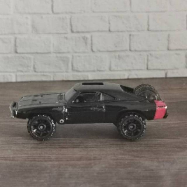 Hot Wheels 70 Dodge Charger Fast Furious DOM Car hotwheels