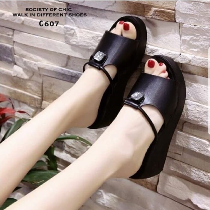 Wedges Wanita Araya SDW310