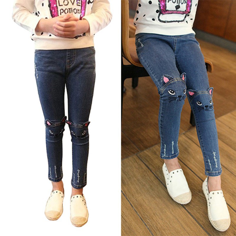  Celana  Jeans  dengan Ukuran Panjang dan Hiasan Bordir 