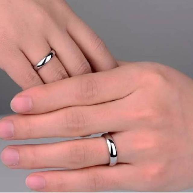 Fifi Fashion CINCIN COUPLE TITANIUM/NIKAH/TUNANGAN PRIA WANITA MODEL  POLOS WARNA SILVER DAN GOLD